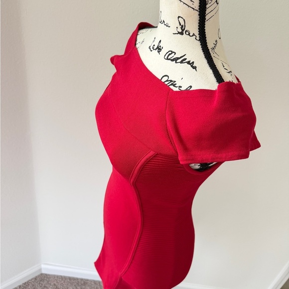 Bebe Bandage Dress Off Shoulder Red Scarlet Sz M Cherry girl Glam Preppy core - Picture 14 of 15
